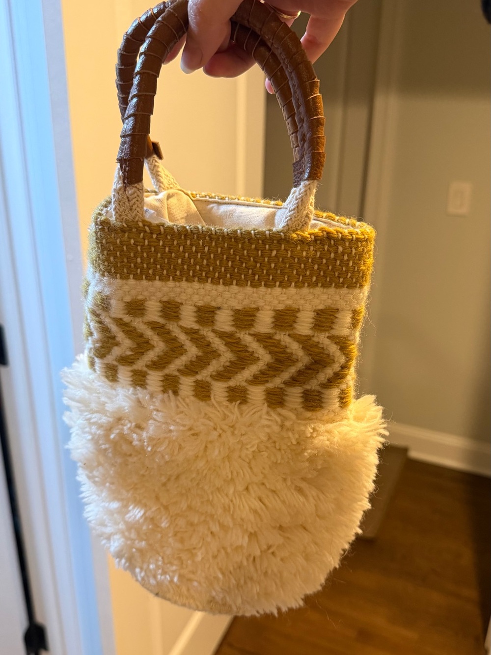 Handwoven Mustard and Cream Textured Anthropologie wine bag